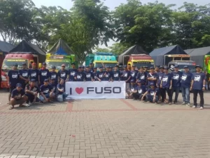 Canter Mania Indonesia Community Ikut Meramaikan Booth FUSO di GIAAS 2019