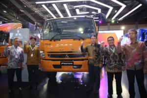 Mitsubishi Fuso Luncurkan Varian Fighter Terbaru dan Pamerkan Truk Listrik eCanter