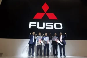 Aktif Dalam Mendukung Peningkatan Kualitas Pendidikan di Indonesia KTB Kembali Mendonasikan Mitsubishi Colt Diesel Untuk 3 Sekolah Kejuruan