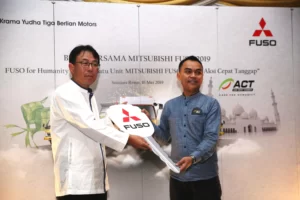 KTB Sumbang Satu Unit Mitsubishi Fuso dan Siagakan Posko Khusus Truk Selama Lebaran