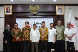 KTB Bersama Grup Mitsubishi Krama Yudha Memberikan Donasi Bagi Masyarakat Terdampak Gempa Bumi Cianjur Kepada PMI