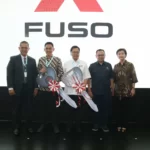 KTB Donasikan Dua Unit Mitsubishi Fuso Kepada PMI dan SMK