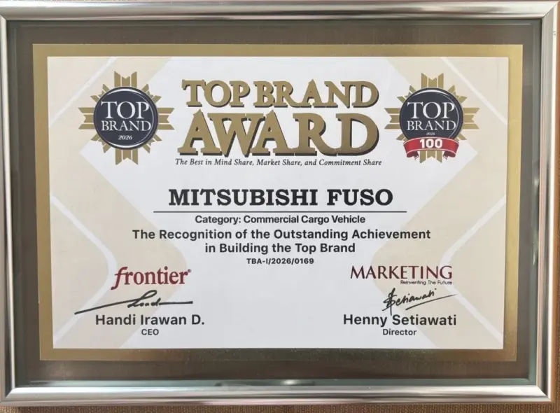 Mitsubishi Fuso Kembali Raih Top Brand 100 Award,